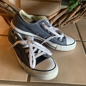 Blue/Gray Converse Shoes sz 5 men’s 7 women’s